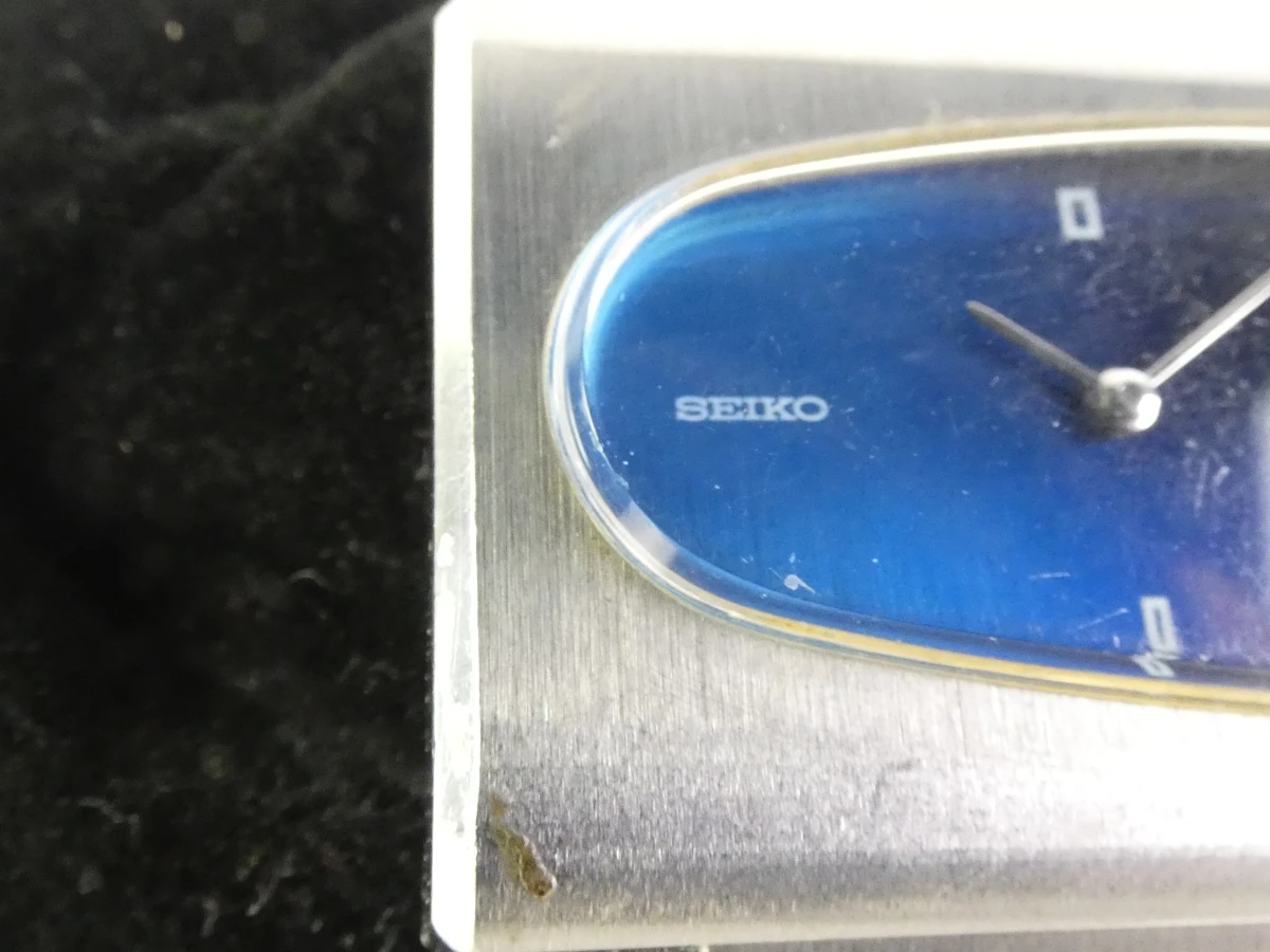 Seiko dameshorloge met blauwe wijzerplaat en metalen band