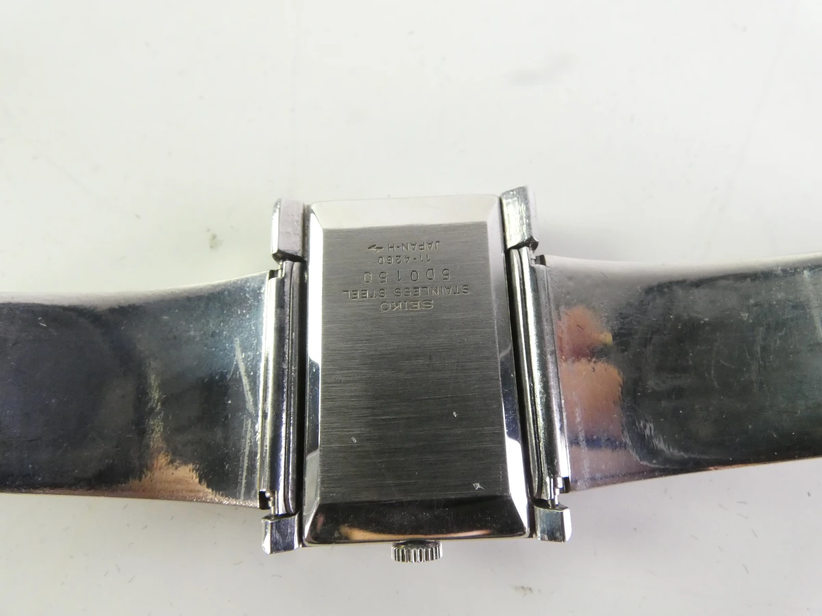 Seiko dameshorloge met blauwe wijzerplaat en metalen band