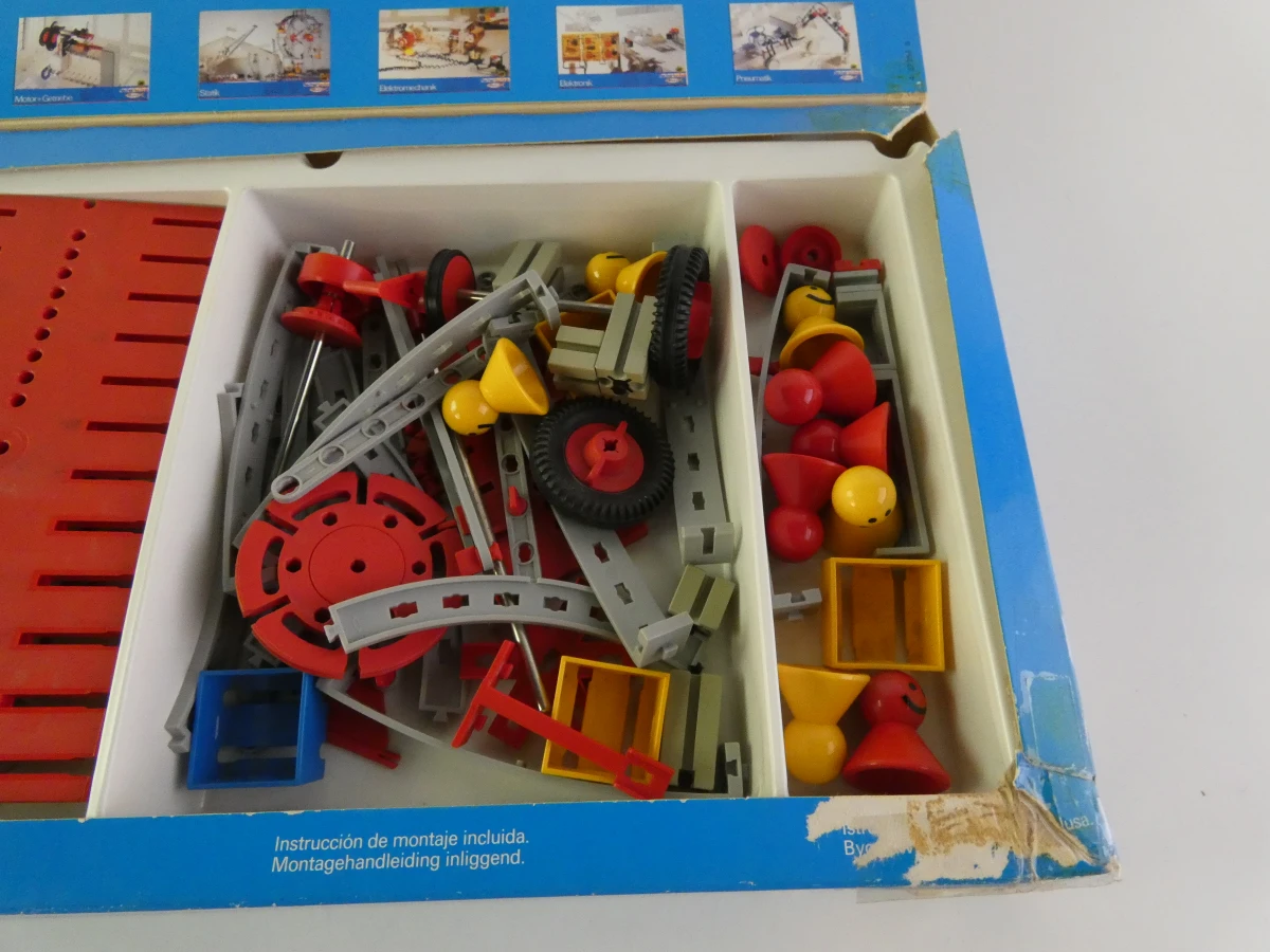 Vintage Fischertechnik 50 + Mot1 & Model 446 constructieset