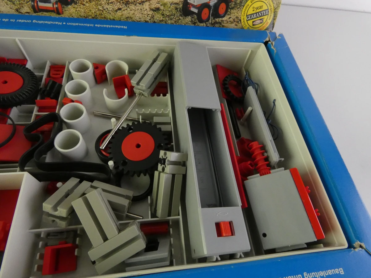 Vintage Fischertechnik 50 + Mot1 & Model 446 constructieset
