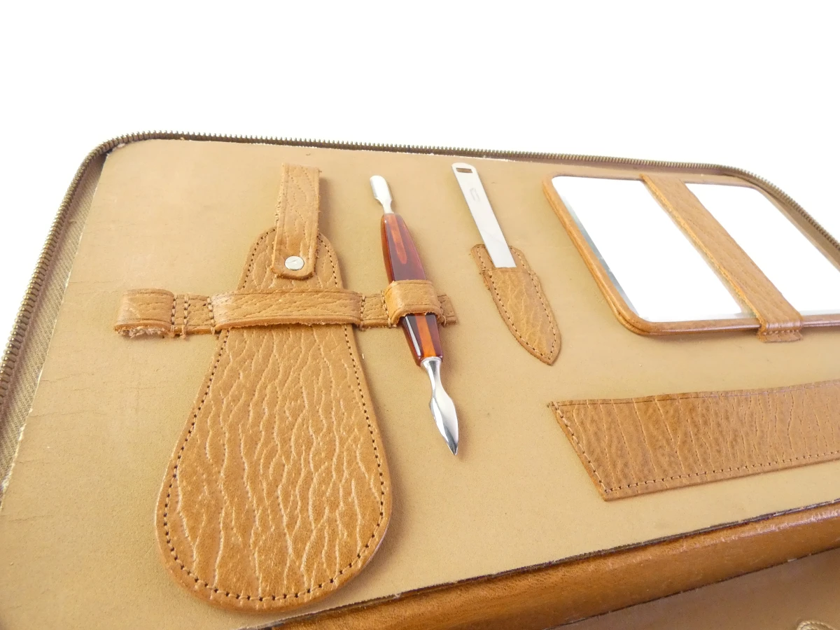 Vintage bruine leren manicure set in etui