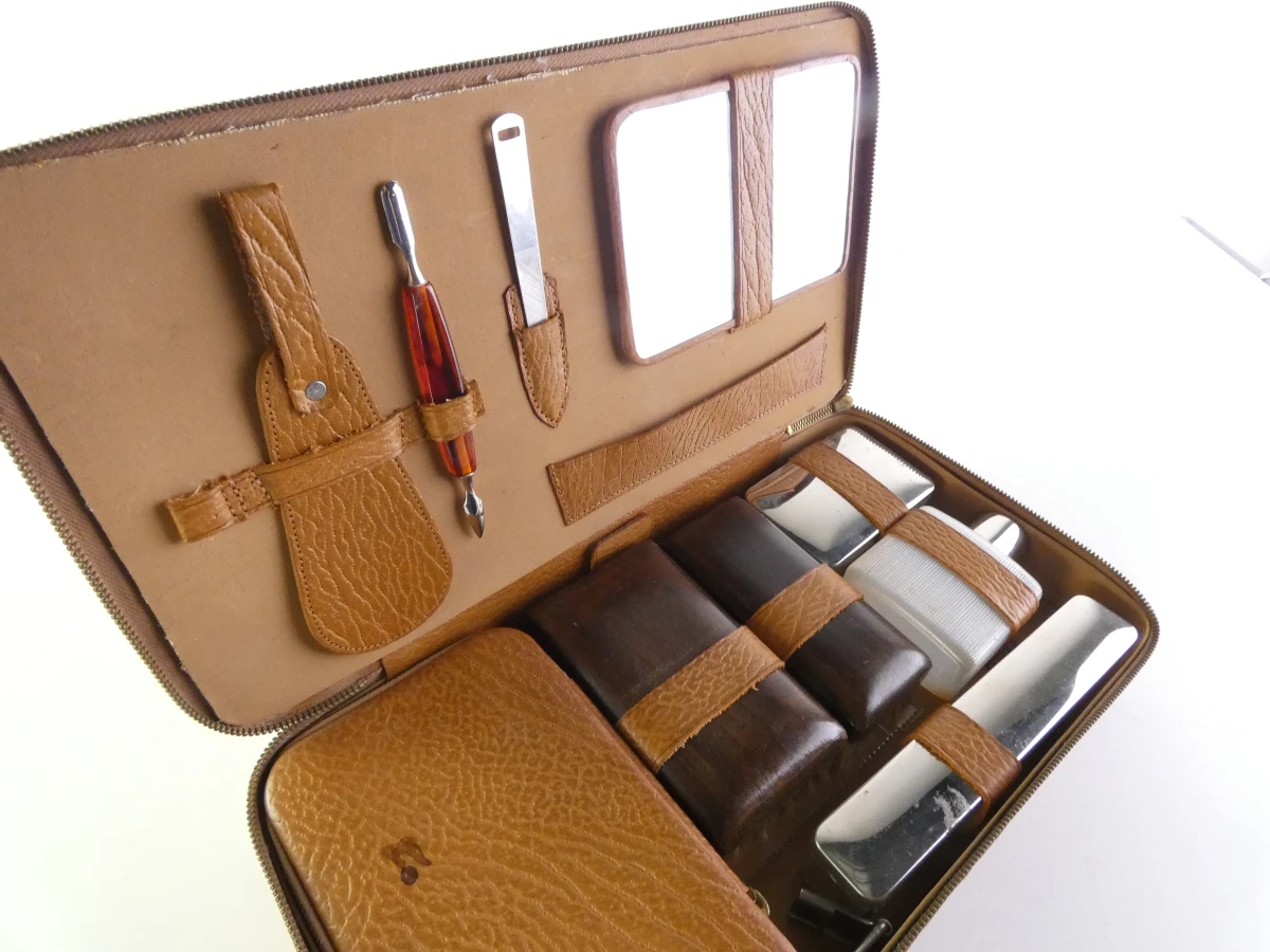 Vintage bruine leren manicure set in etui