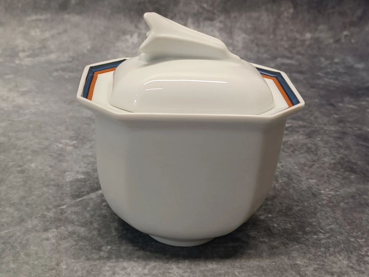 59-delig Octagonaal porseleinen servies met stijlvolle rand - foto 17