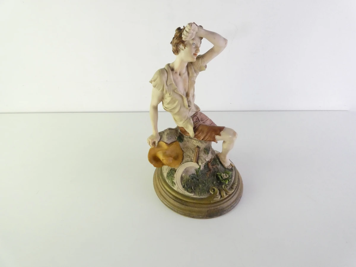 Vintage biscuitporseleinen beeldje - Capodimonte