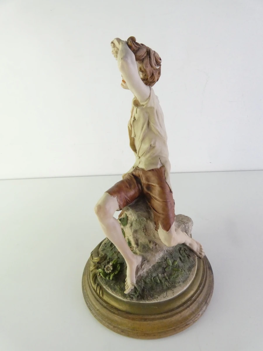Vintage biscuitporseleinen beeldje - Capodimonte