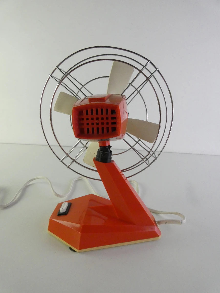 Vintage oranje elektrische tafelventilator ILKA
