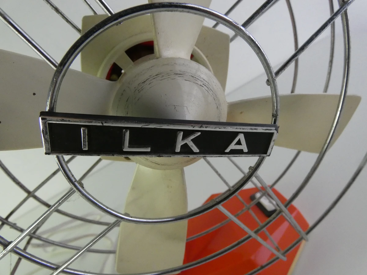 Vintage oranje elektrische tafelventilator ILKA