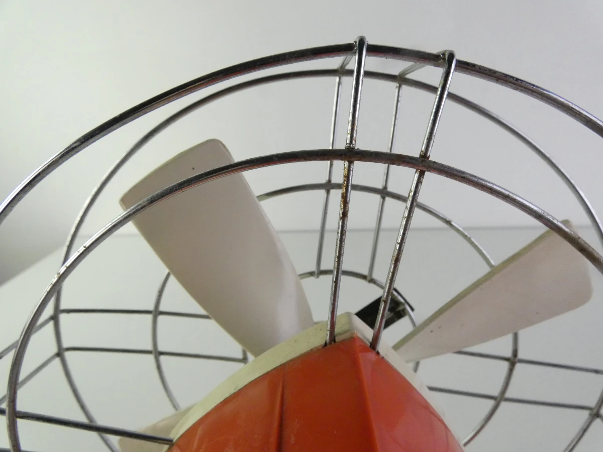 Vintage oranje elektrische tafelventilator ILKA