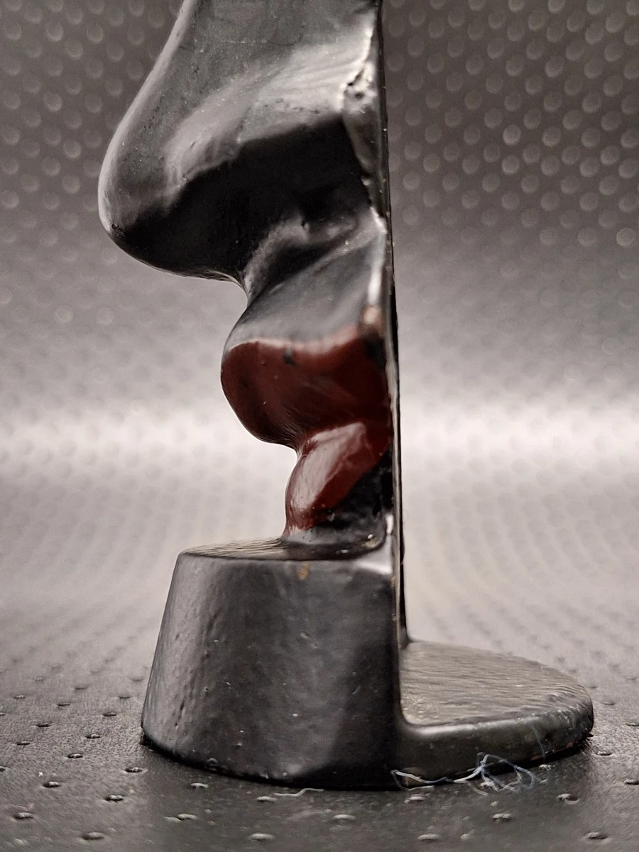 Vintage surrealistische brillenhouder ‘The Nose’ - Dalí-stijl - zwart met rode lippen - foto 5