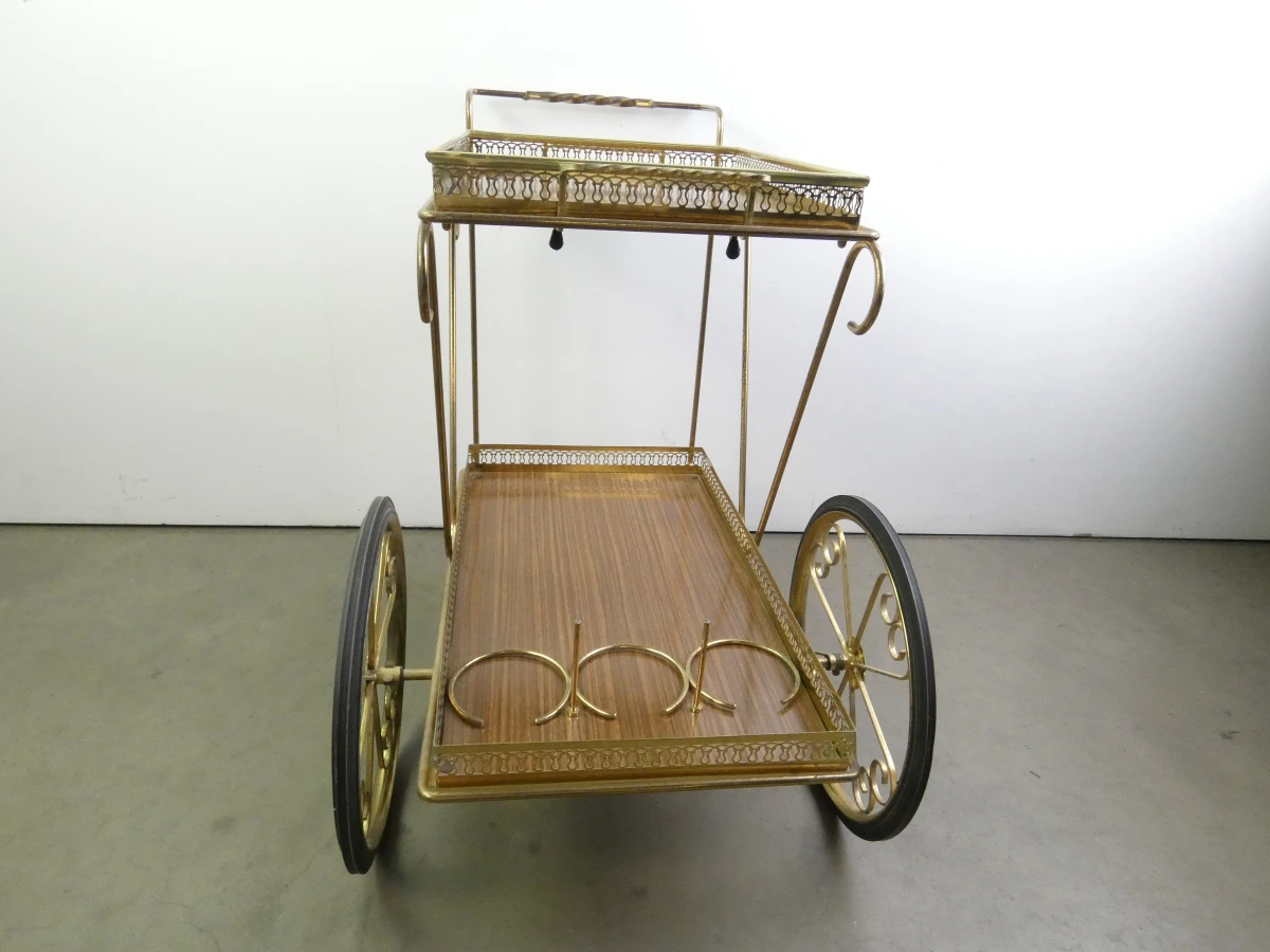 Vintage metalen barwagen met plateau