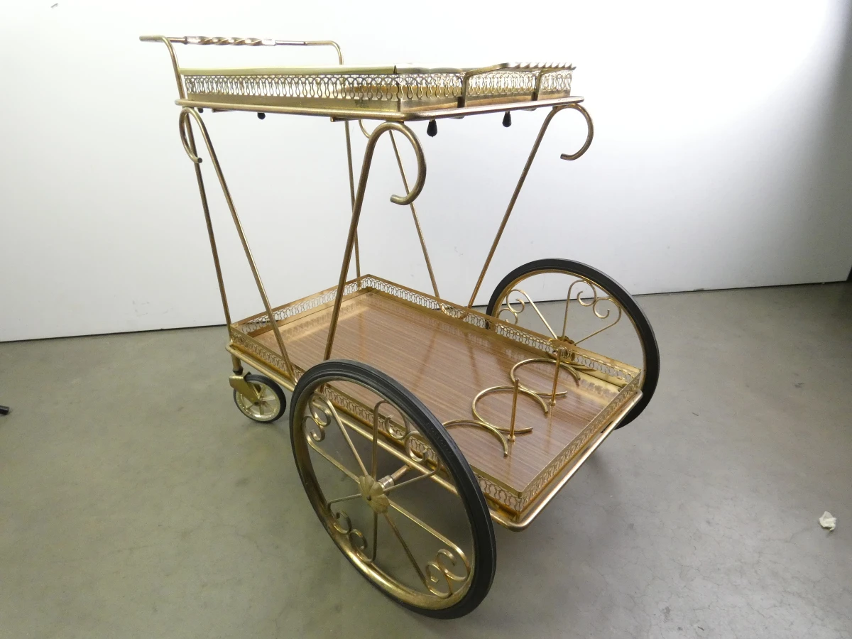 Vintage metalen barwagen met plateau