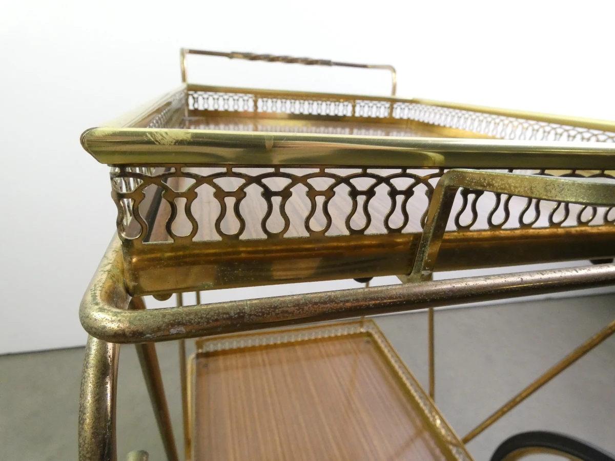 Vintage metalen barwagen met plateau