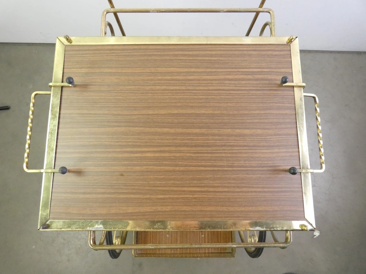 Vintage metalen barwagen met plateau