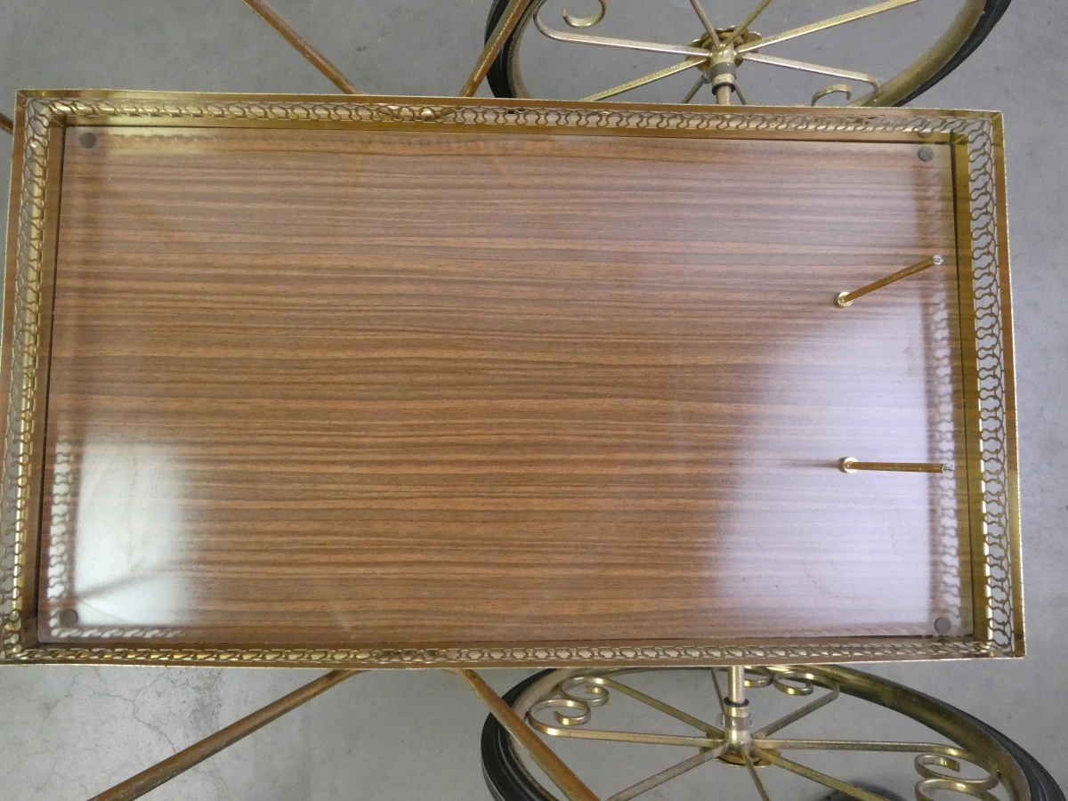Vintage metalen barwagen met plateau