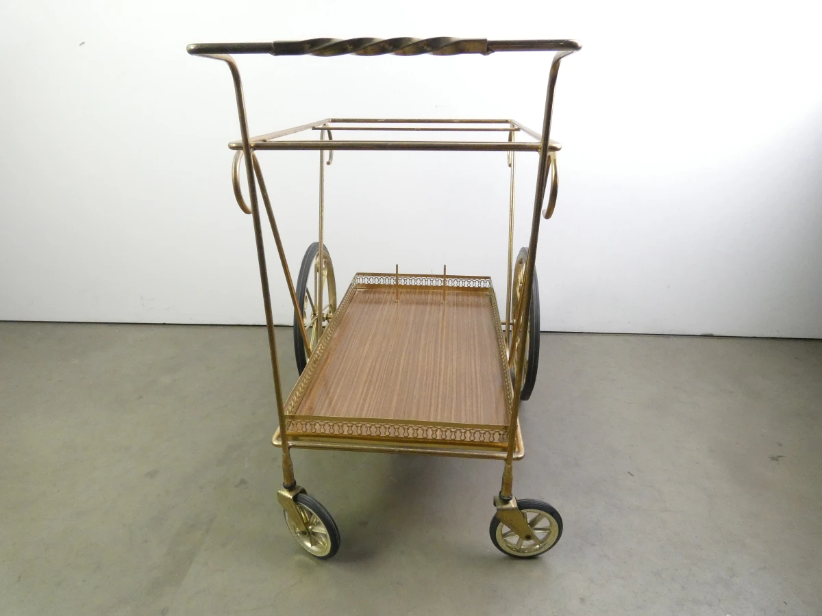 Vintage metalen barwagen met plateau