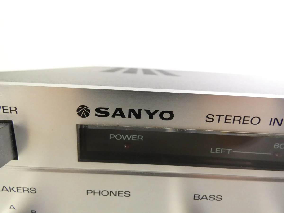 Sanyo stereo geïntegreerde versterker DCA 3510