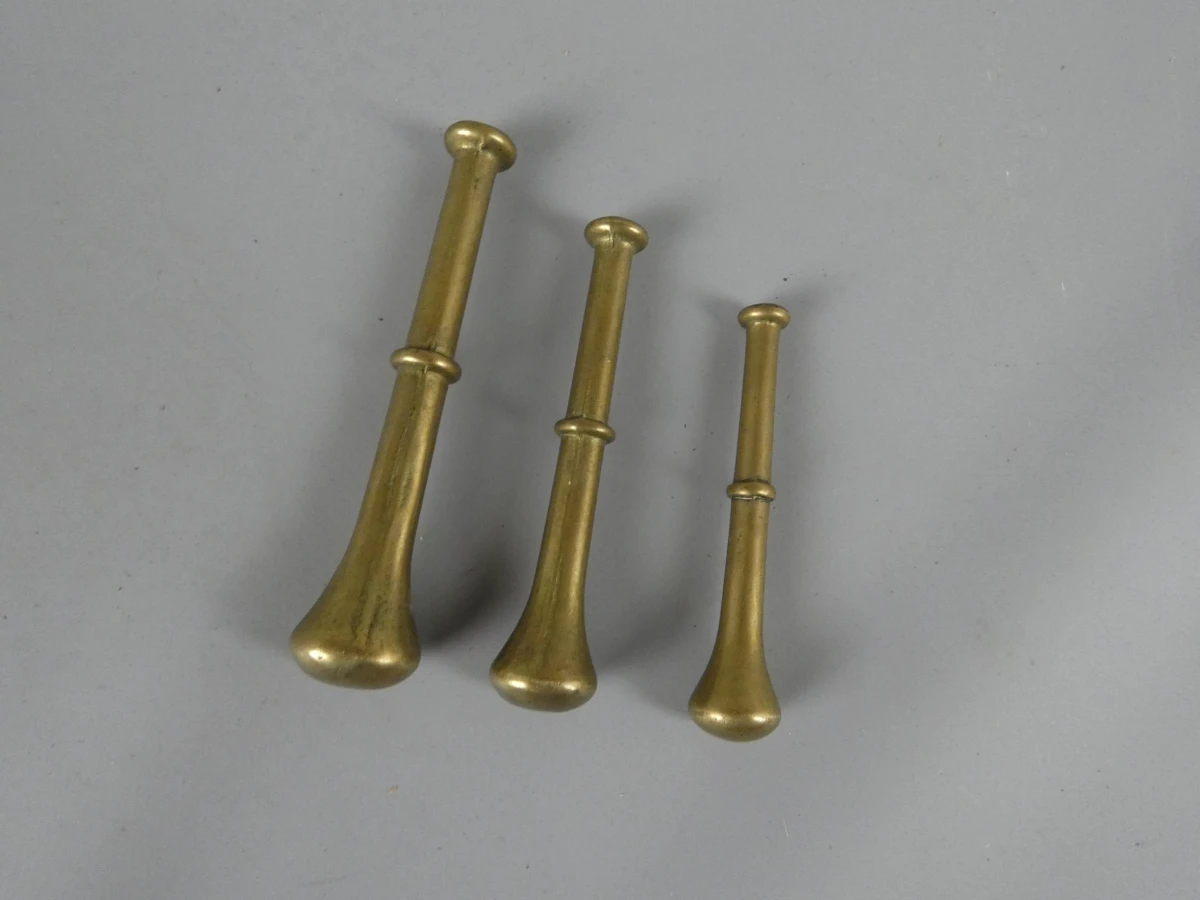 Set van drie messing stampers