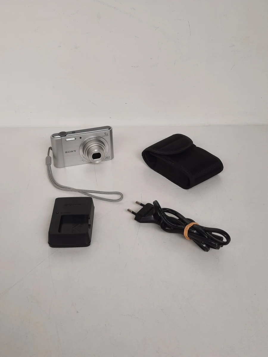 Compacte Zilveren Sony Cyber-shot DSC-W800 + Oplader & Tasje – 20.1 Megapixel
