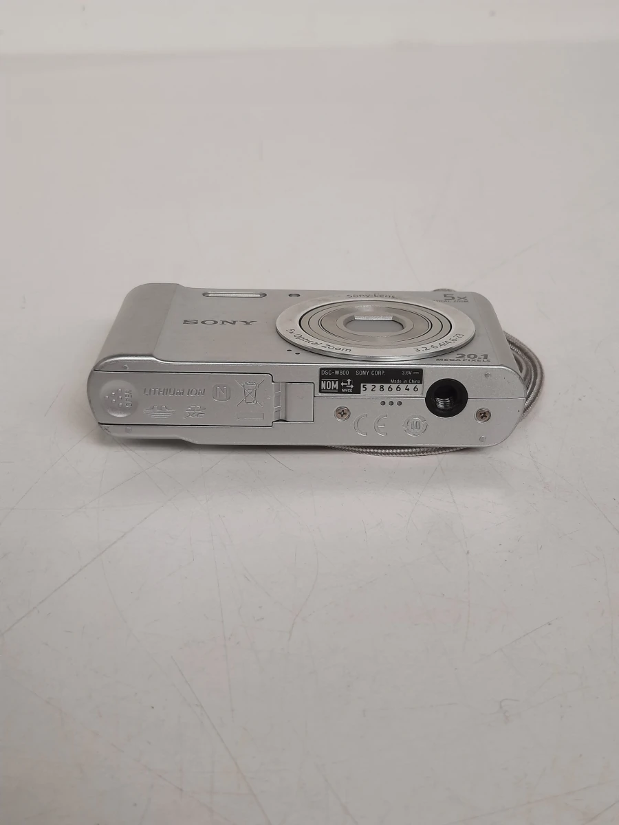 Compacte Zilveren Sony Cyber-shot DSC-W800 + Oplader & Tasje – 20.1 Megapixel