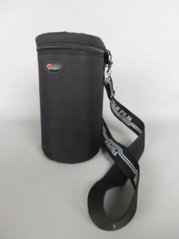 Zwarte Lowepro lenshoes met draagriem