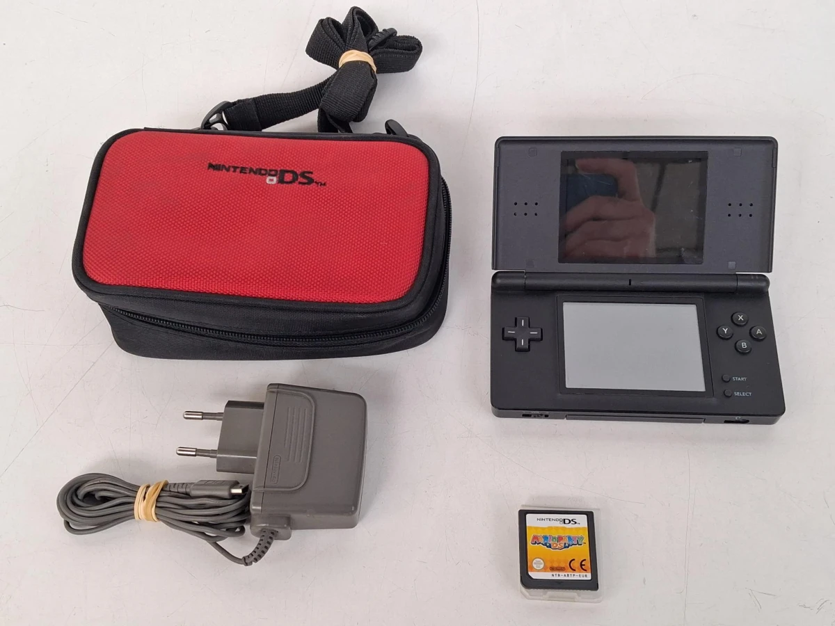 Nintendo DS lite met opbergtas en game