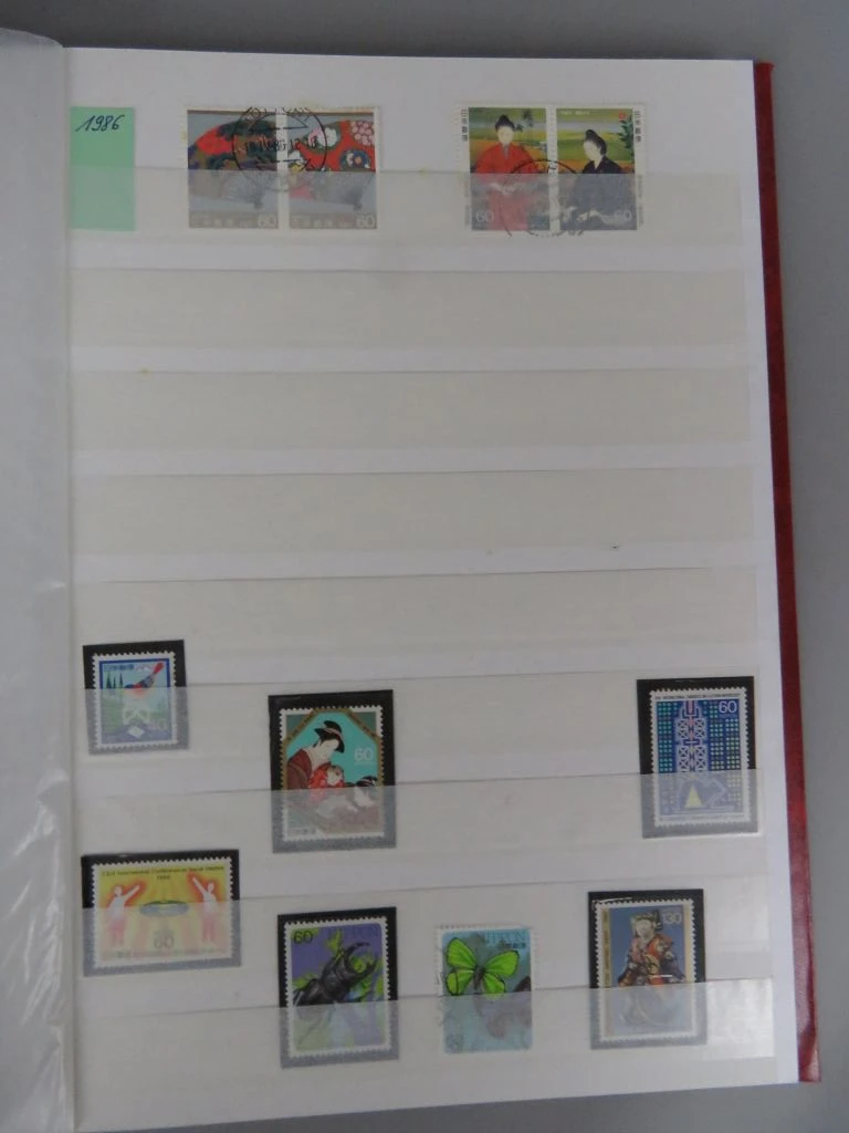 Postzegelverzameling Japan in rode album
