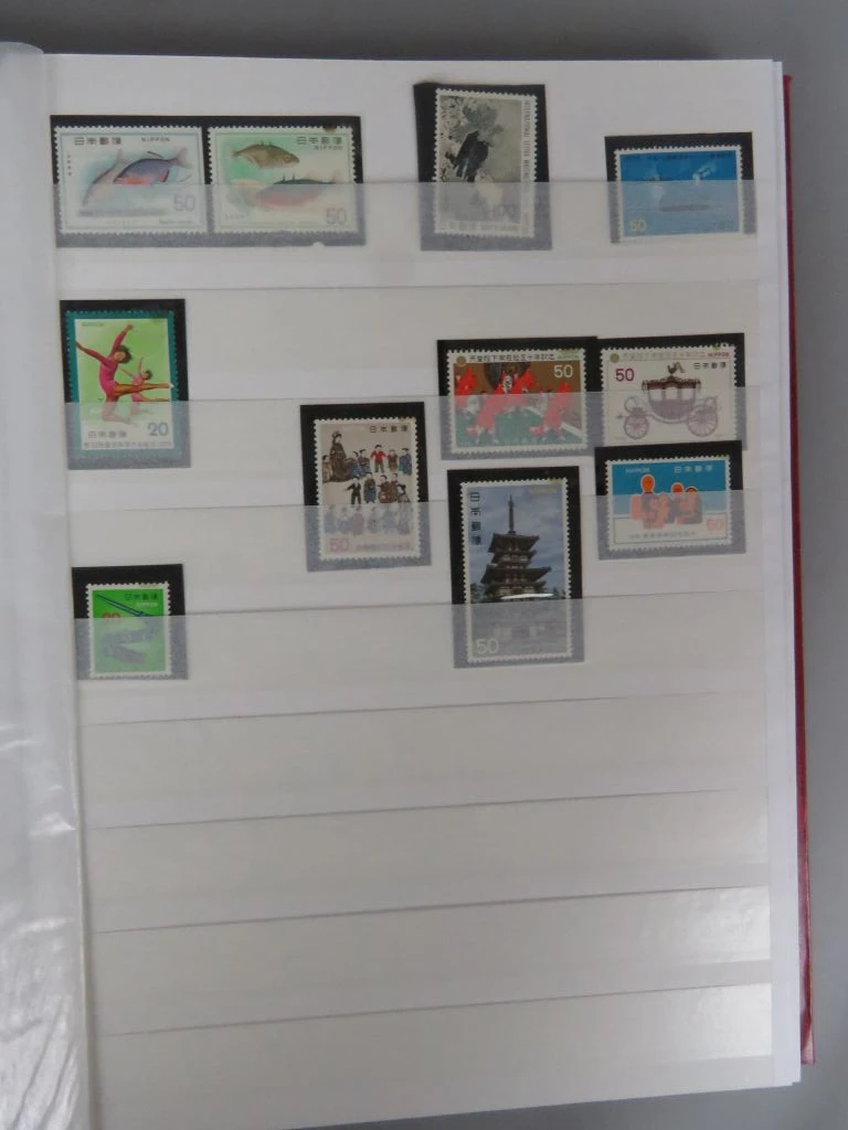 Postzegelverzameling Japan in rode album