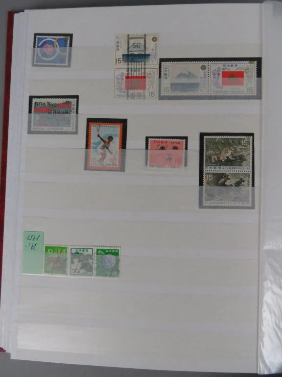 Postzegelverzameling Japan in rode album