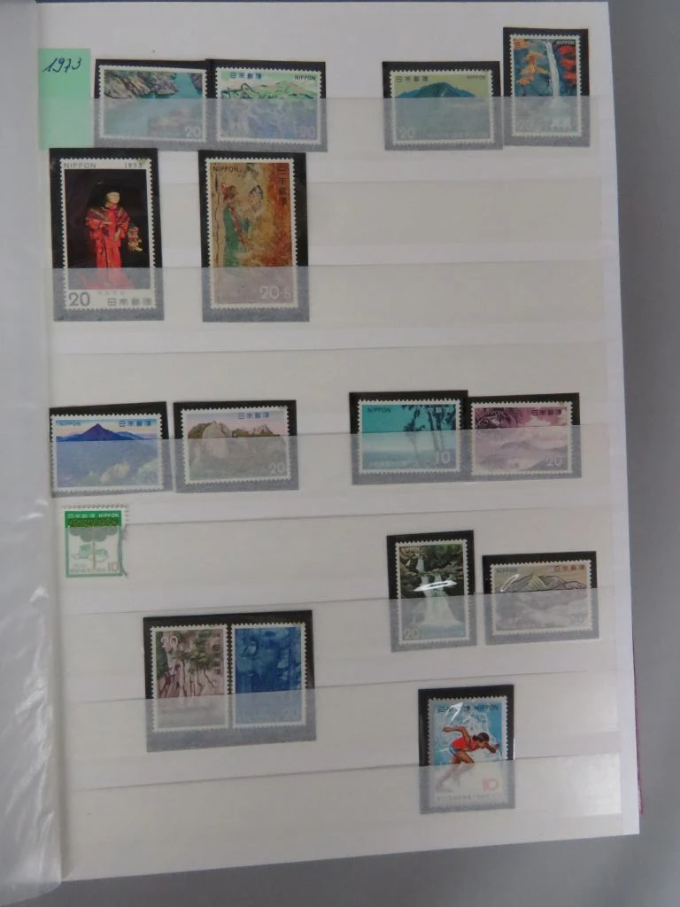 Postzegelverzameling Japan in rode album