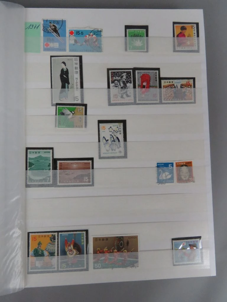 Postzegelverzameling Japan in rode album
