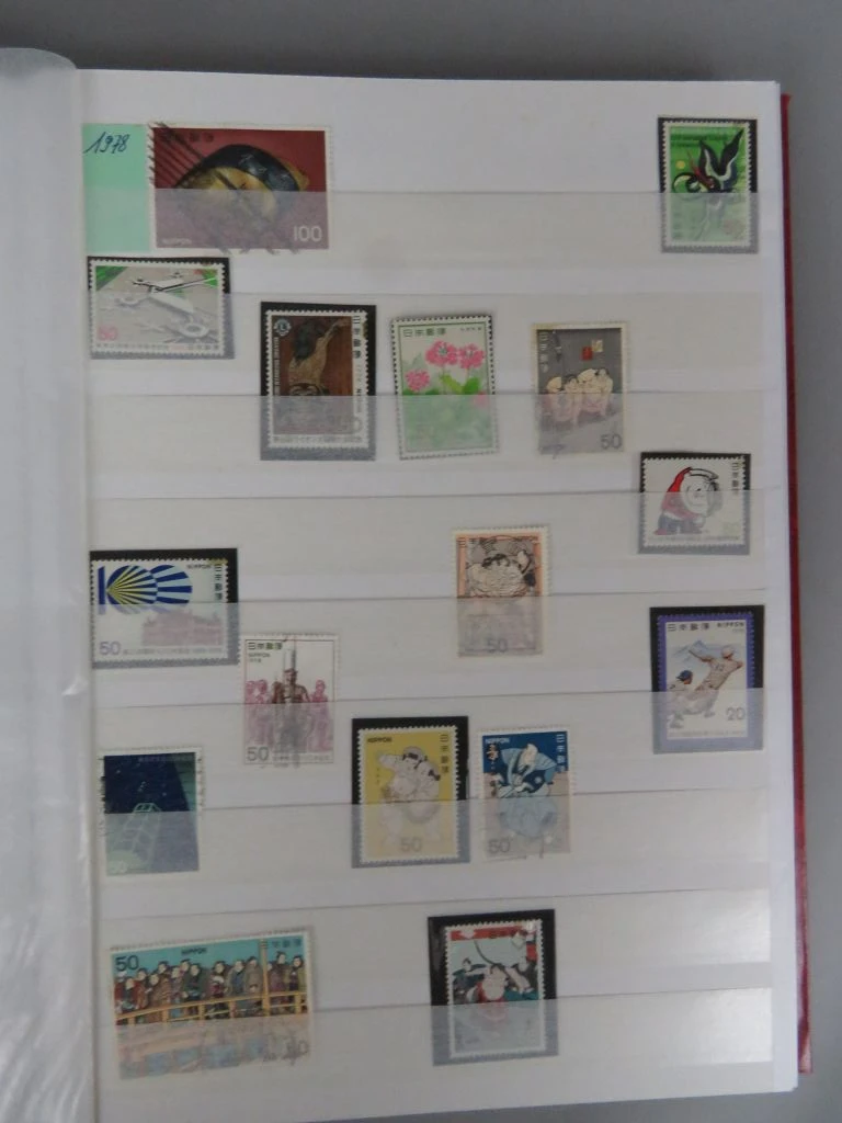 Postzegelverzameling Japan in rode album