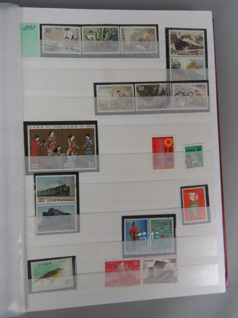 Postzegelverzameling Japan in rode album