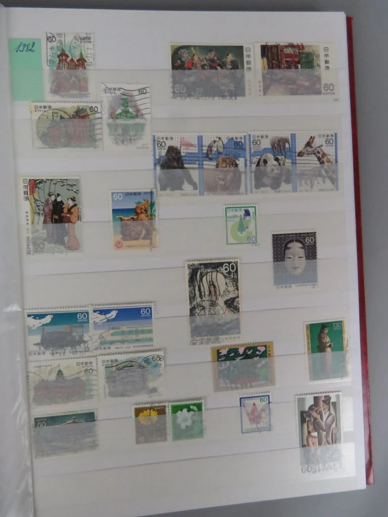 Postzegelverzameling Japan in rode album