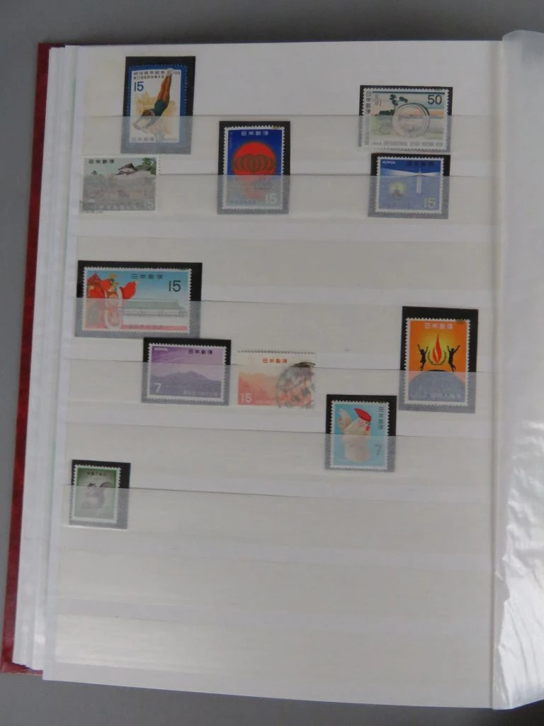 Postzegelverzameling Japan in rode album