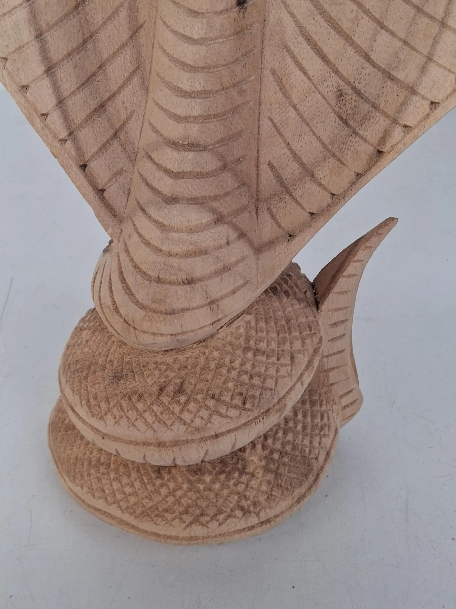 Houten Cobra beeld uit Bali