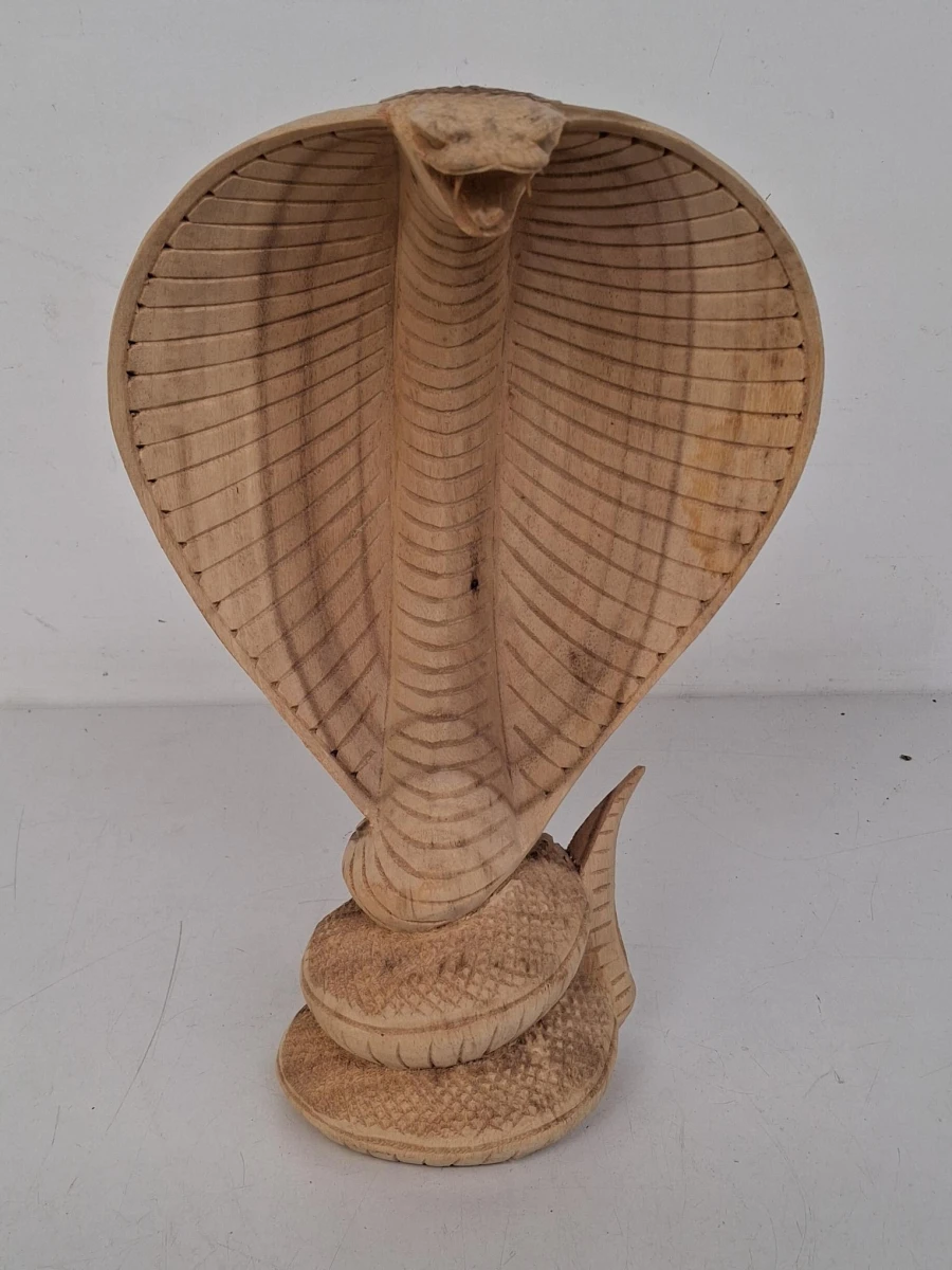 Houten Cobra beeld uit Bali