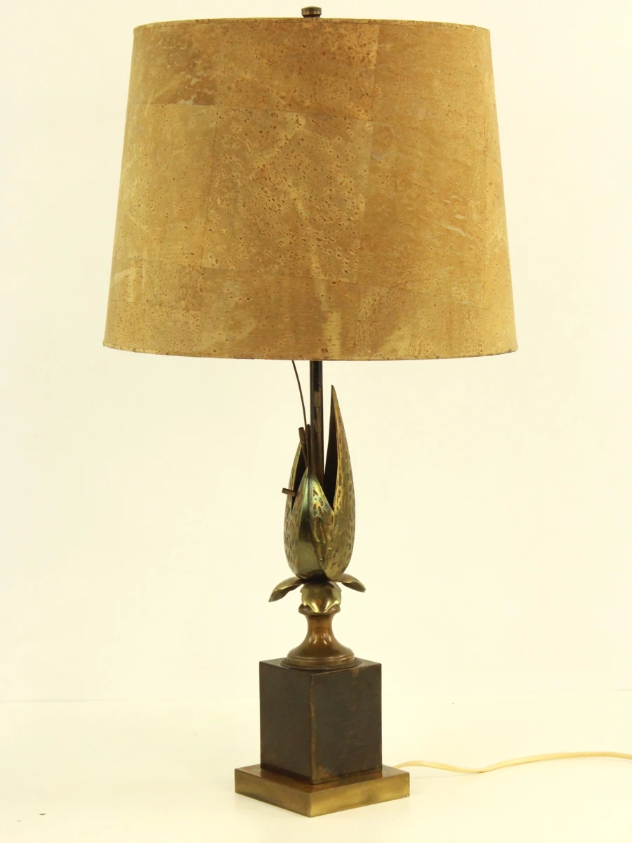 Vintage tafellamp met messing bloemdecoratie