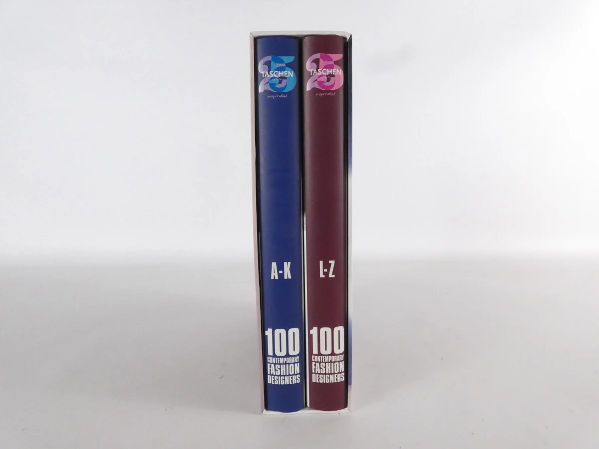 Boek 100 Contemporary Fashion Designers, 2-delig