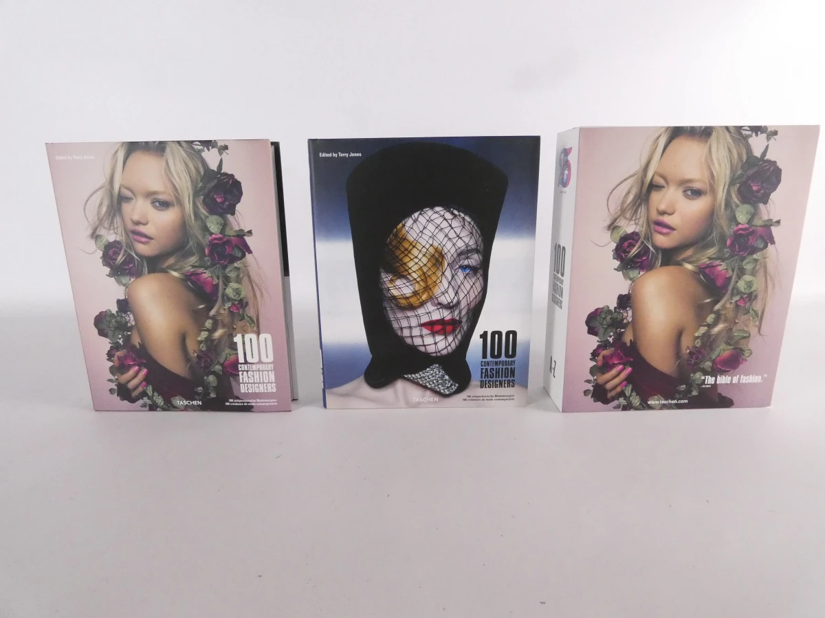 Boek 100 Contemporary Fashion Designers, 2-delig