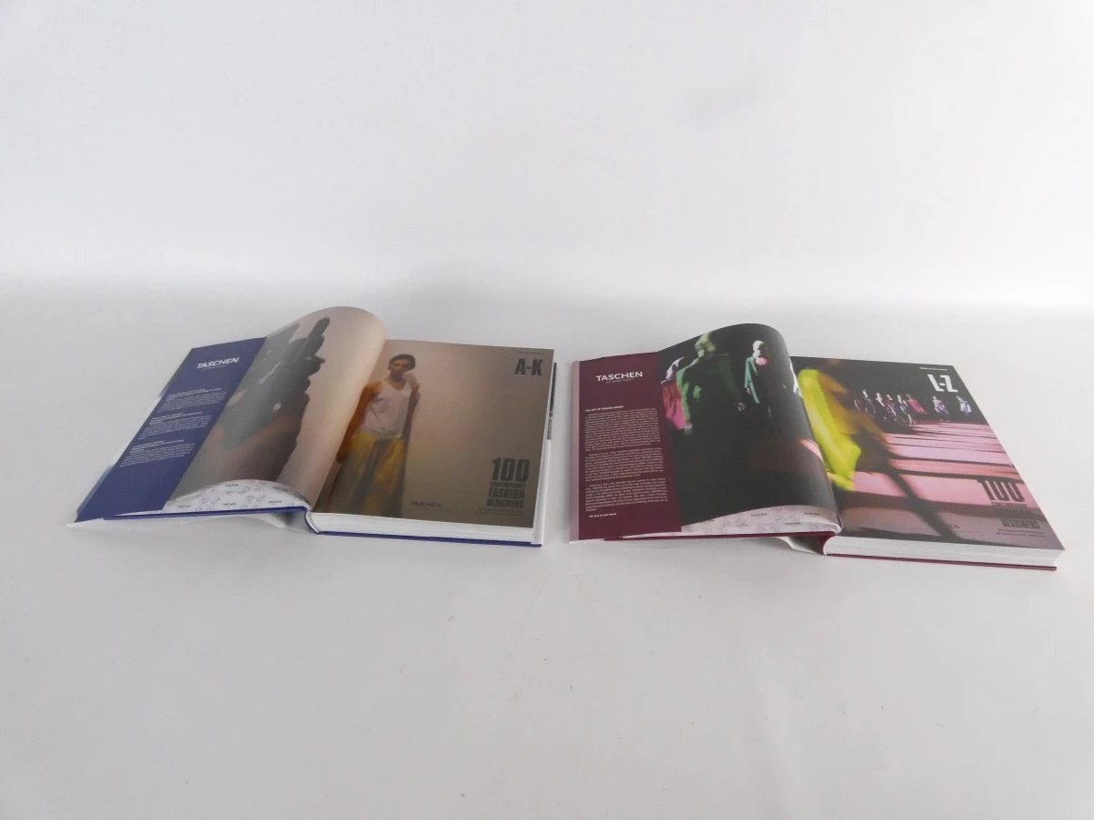 Boek 100 Contemporary Fashion Designers, 2-delig