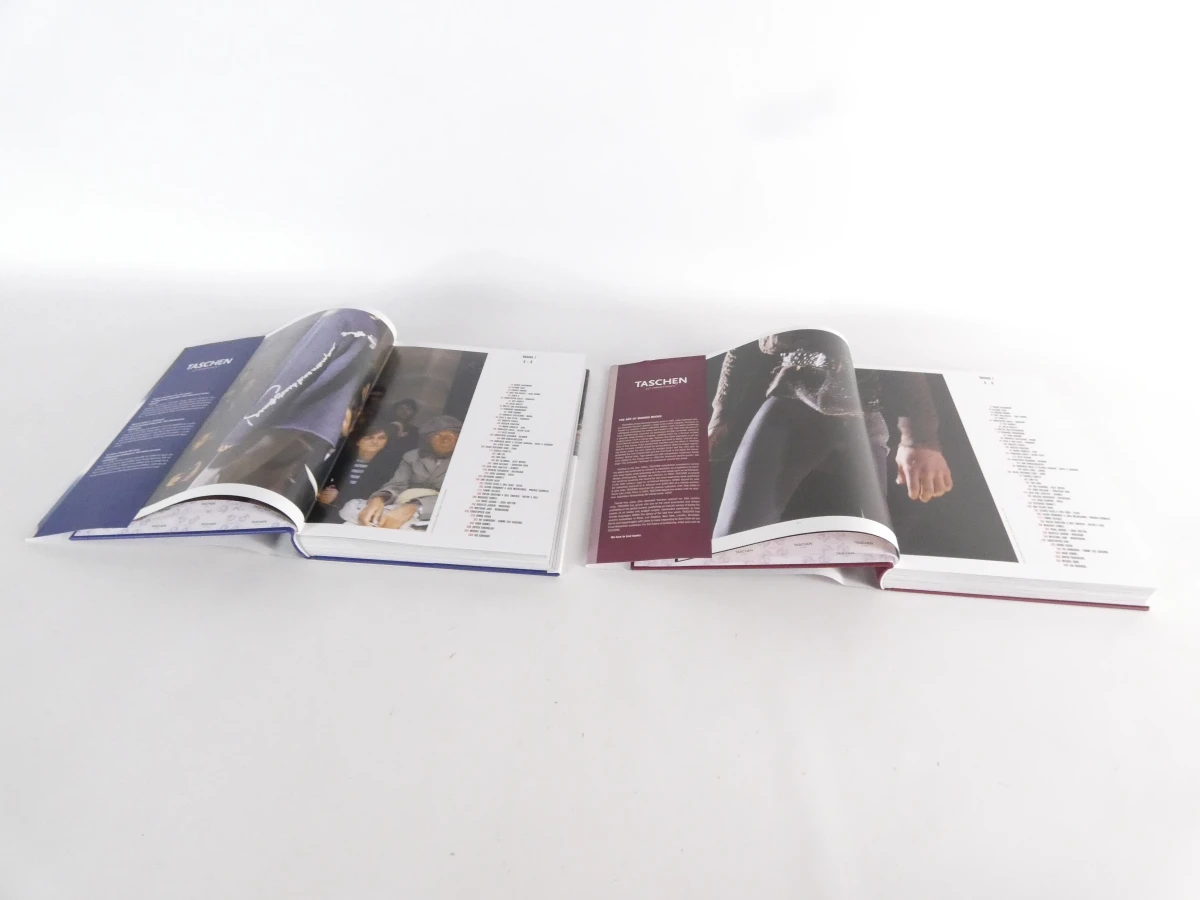 Boek 100 Contemporary Fashion Designers, 2-delig