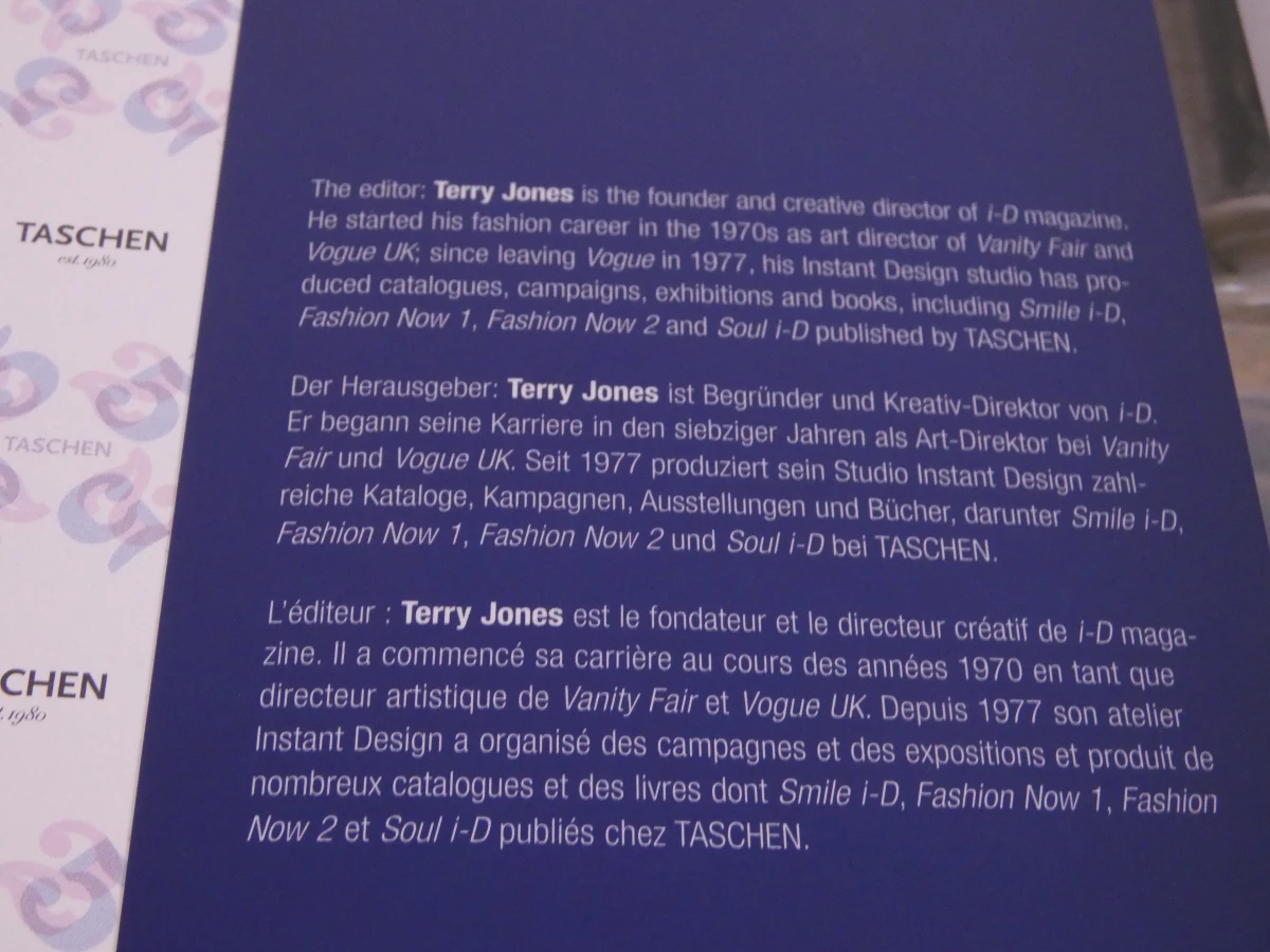 Boek 100 Contemporary Fashion Designers, 2-delig