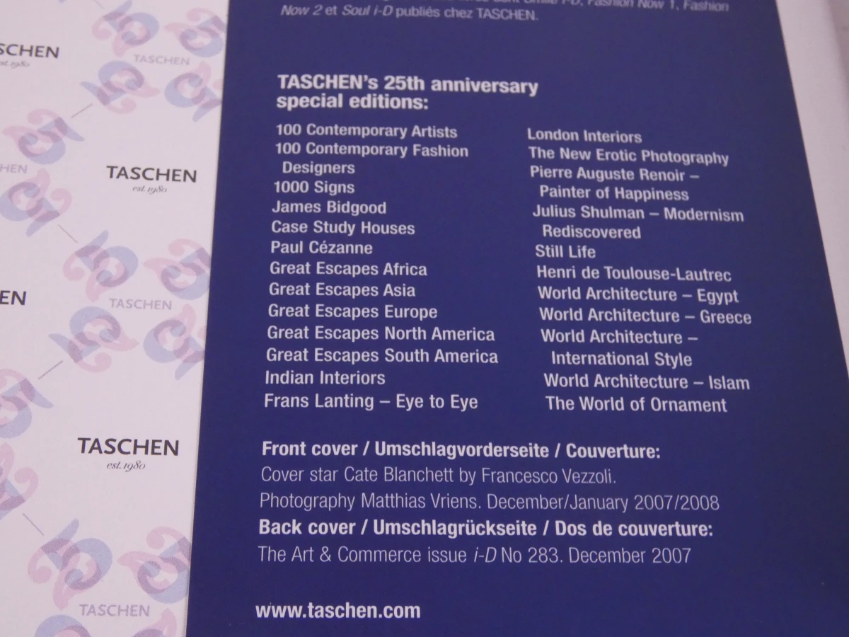 Boek 100 Contemporary Fashion Designers, 2-delig