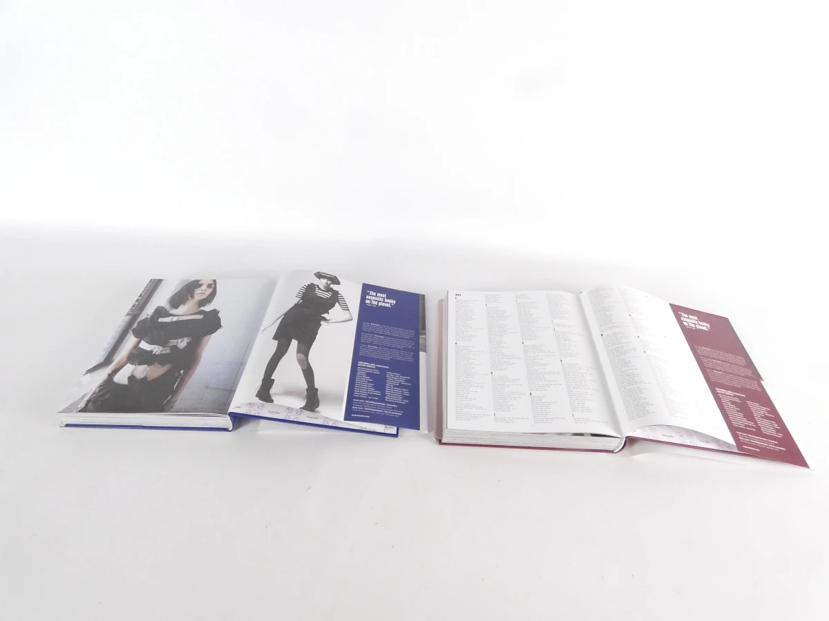Boek 100 Contemporary Fashion Designers, 2-delig