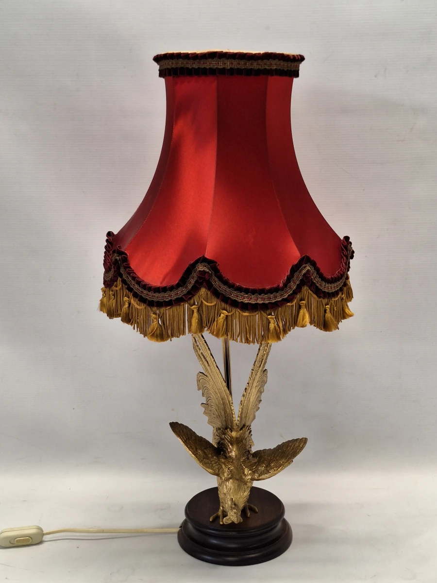 Vintage Hollywood Regency tafellamp met goudkleurige haan en rode franjekap - foto 9