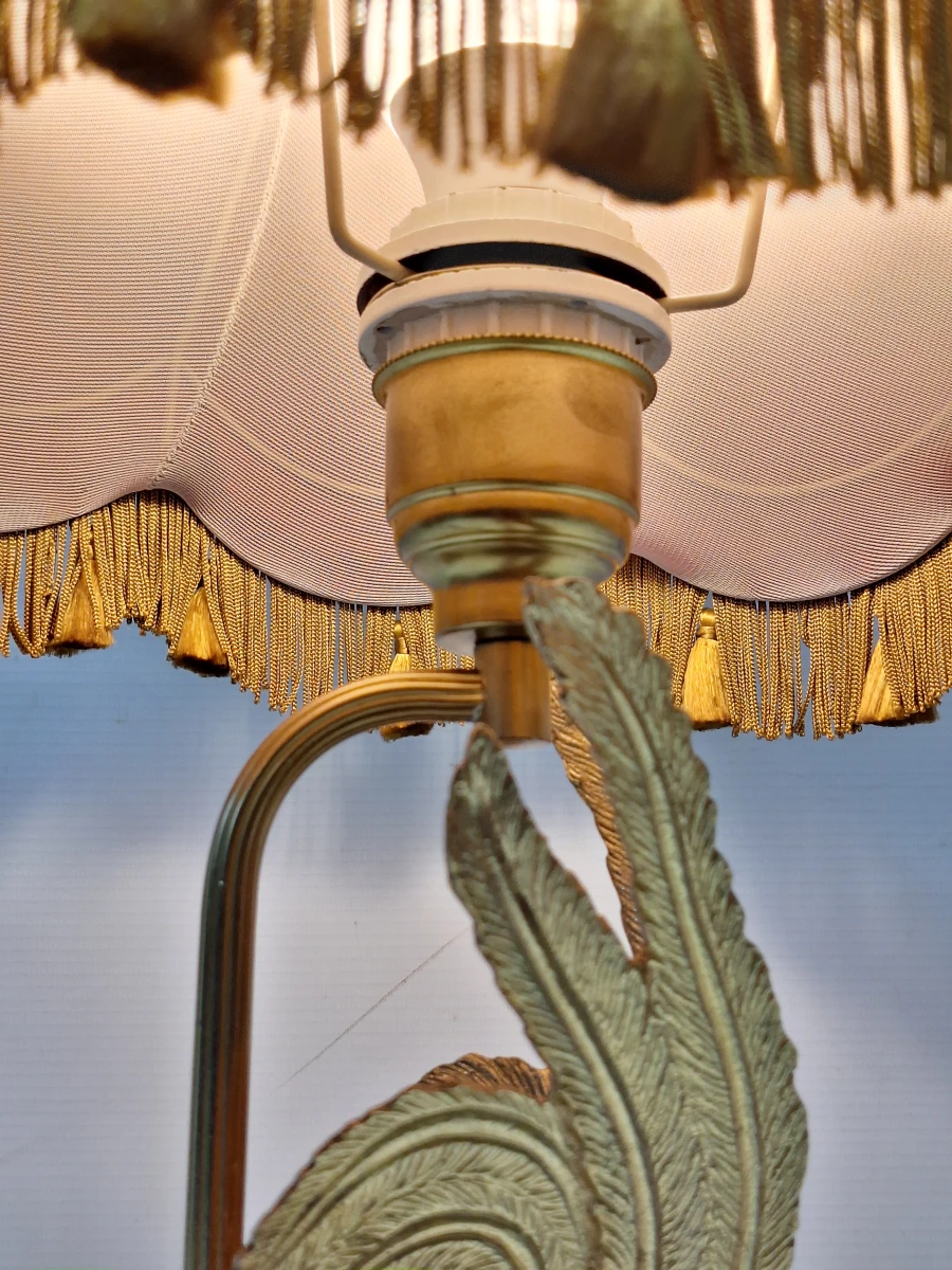 Vintage Hollywood Regency tafellamp met goudkleurige haan en rode franjekap - foto 8