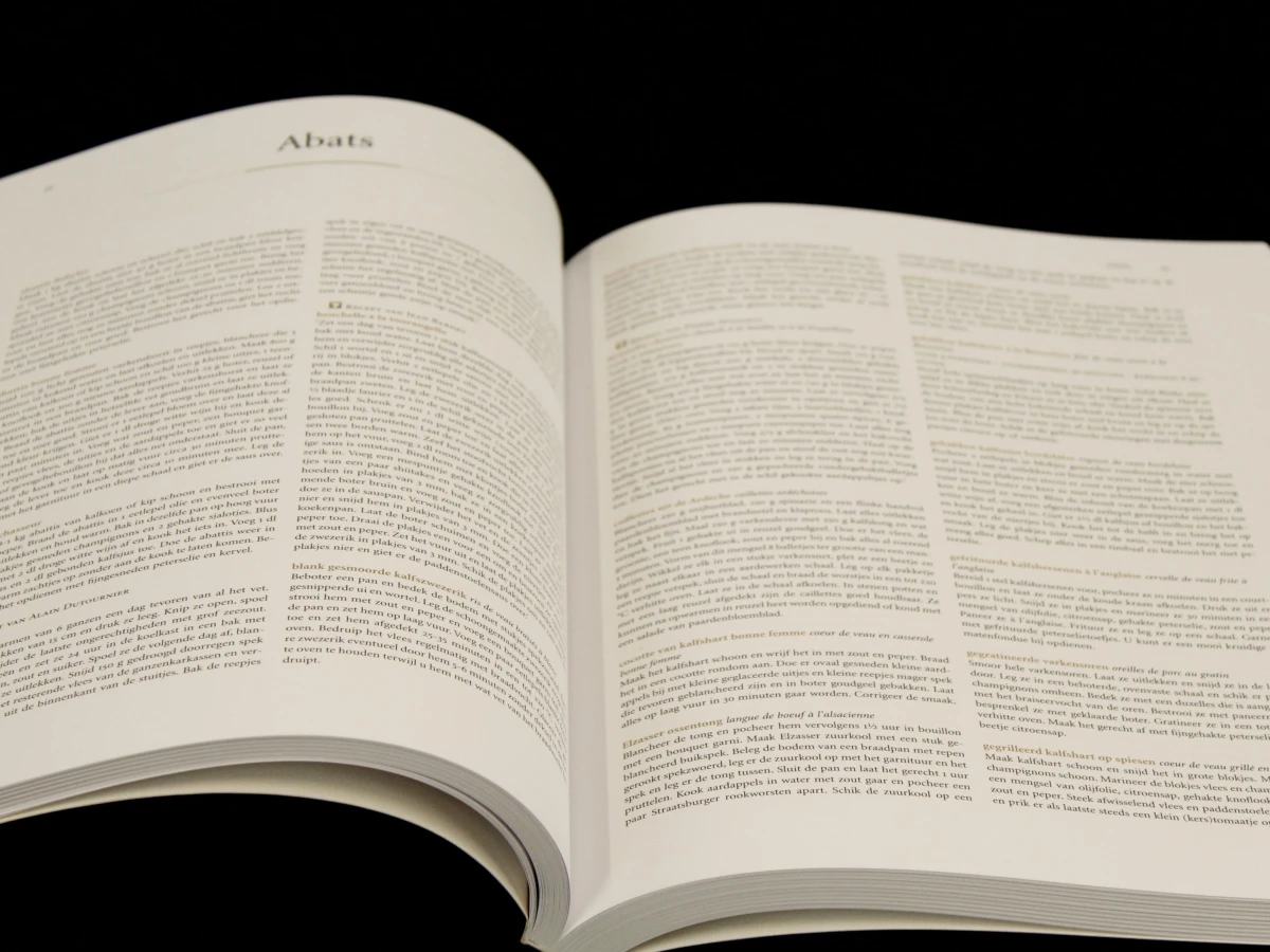 De Grote Larousse Gastronomique kookboeken  set met medewerkng van het comité gastronomique onder leiding van Joël Robuchon Kosmos uitgevers Utrecht/Antwerpen