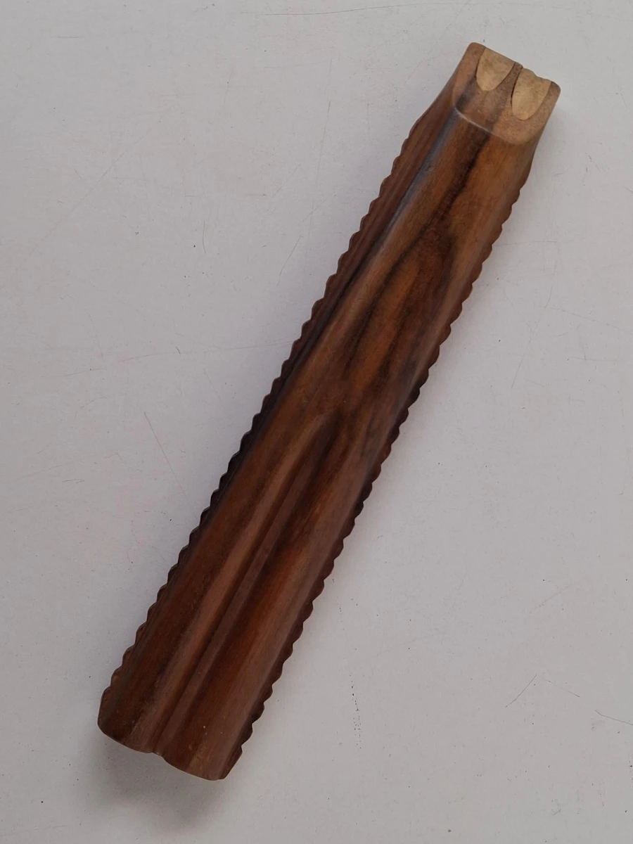 Traditionele dubbelfluit uit de Balkan