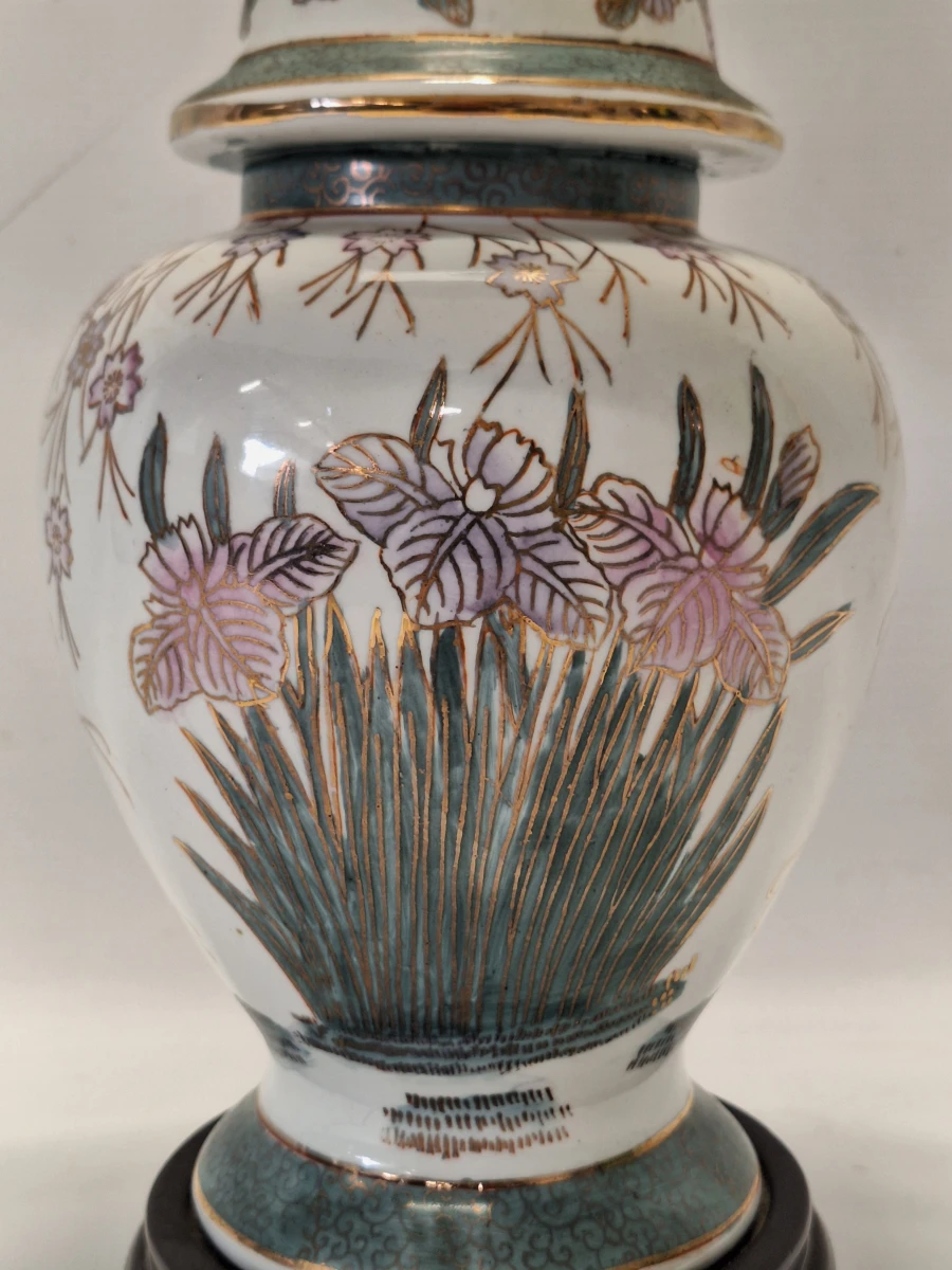 Klassieke Chinoiserie tafellamp - handbeschilderd porselein met bloemen en stoffen kap - foto 9