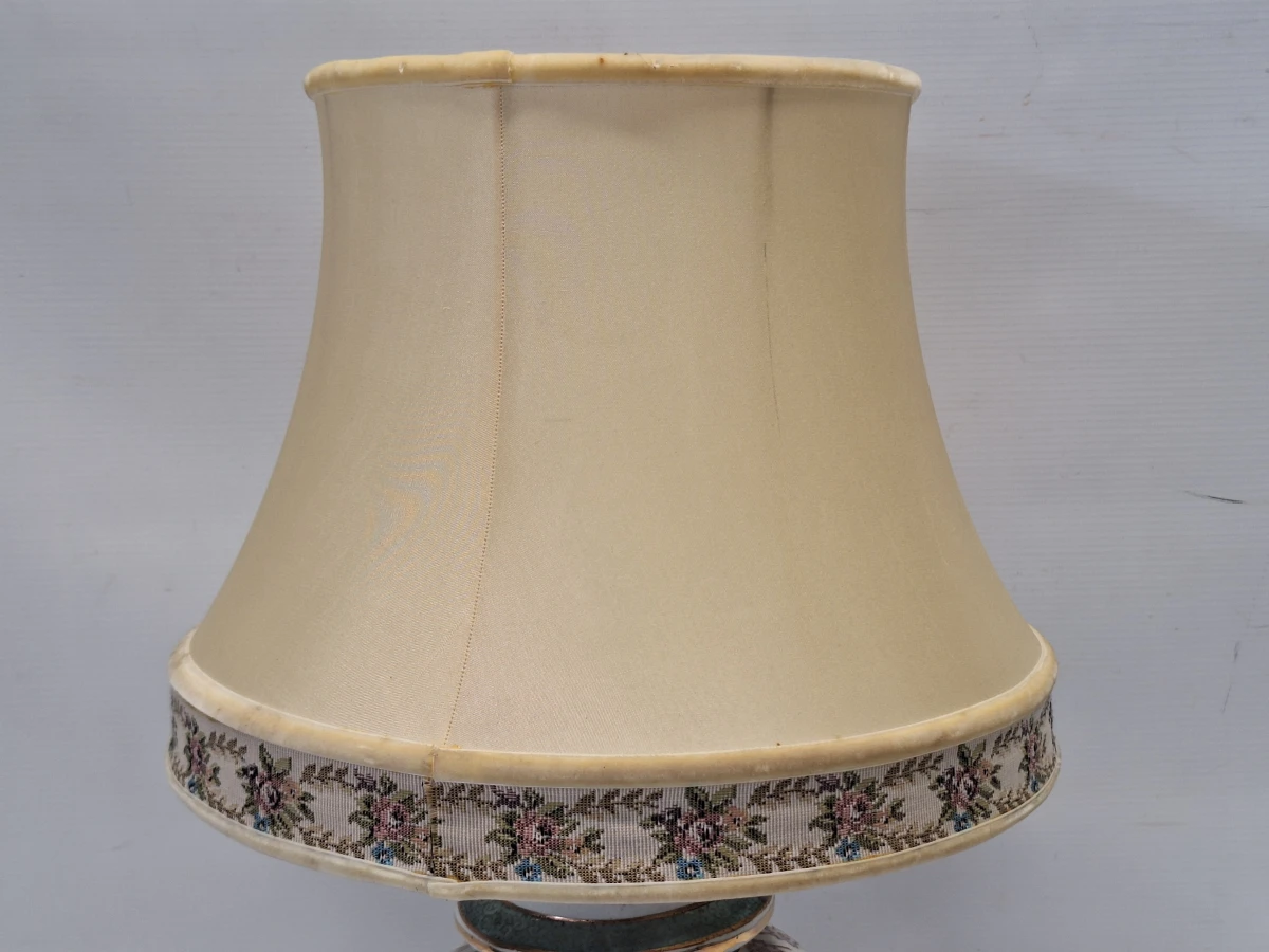 Klassieke Chinoiserie tafellamp - handbeschilderd porselein met bloemen en stoffen kap - foto 6